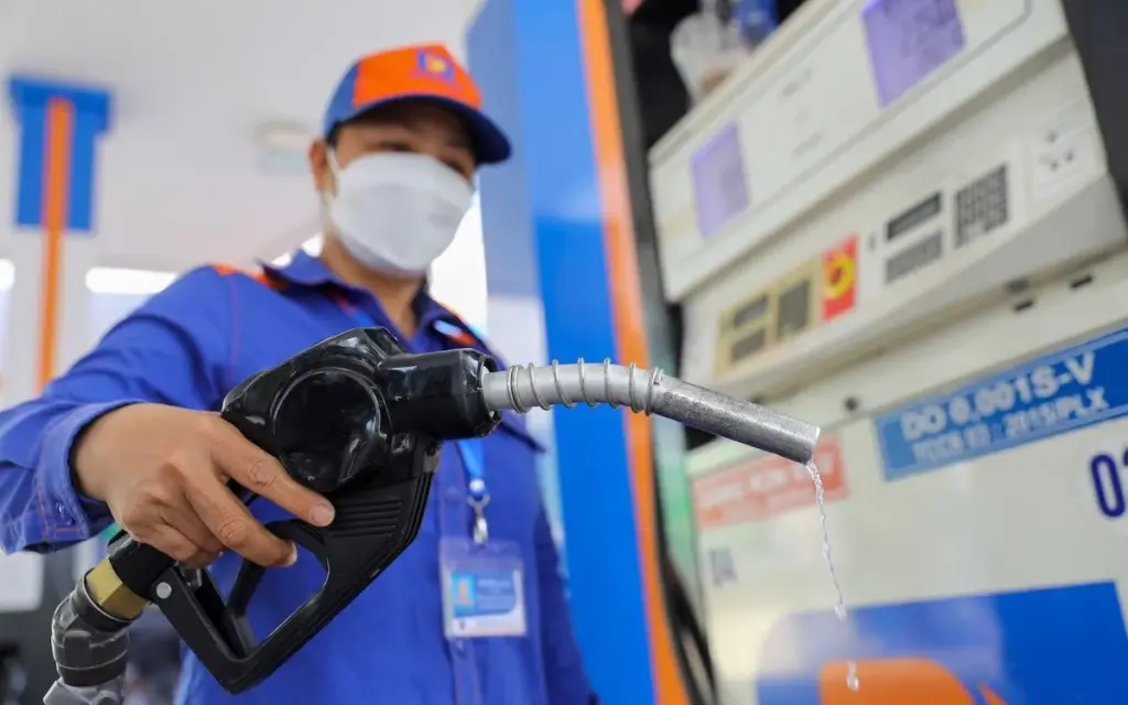 Giá dầu hôm nay 2203