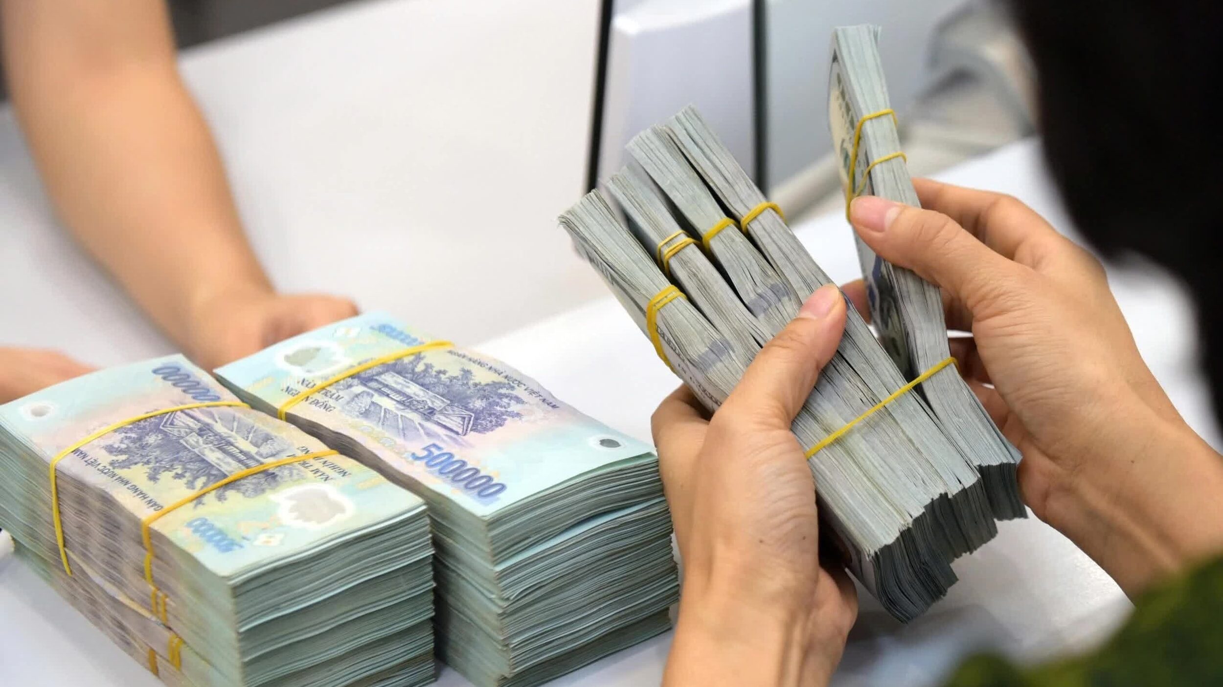 Tính lãi suất ngân hàng 2026