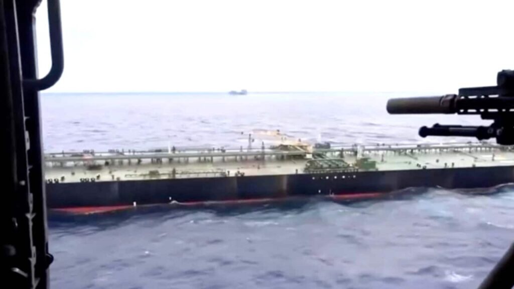 Eo biển Hormuz tê liệt