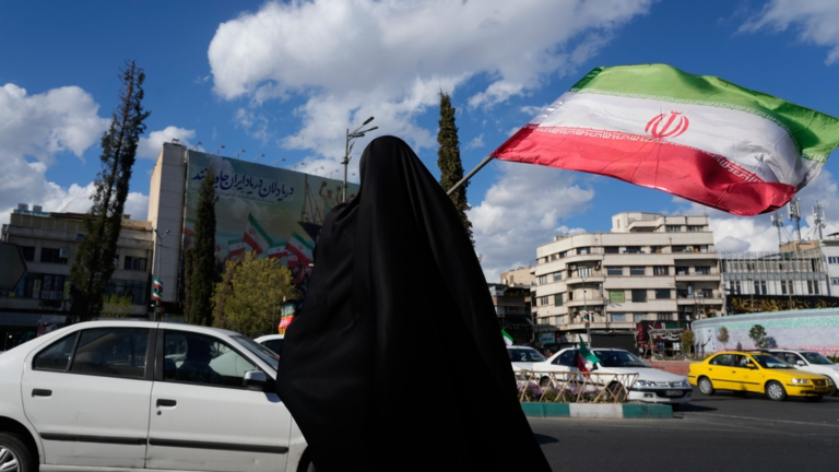 ngừng bắn Mỹ - Iran mong manh