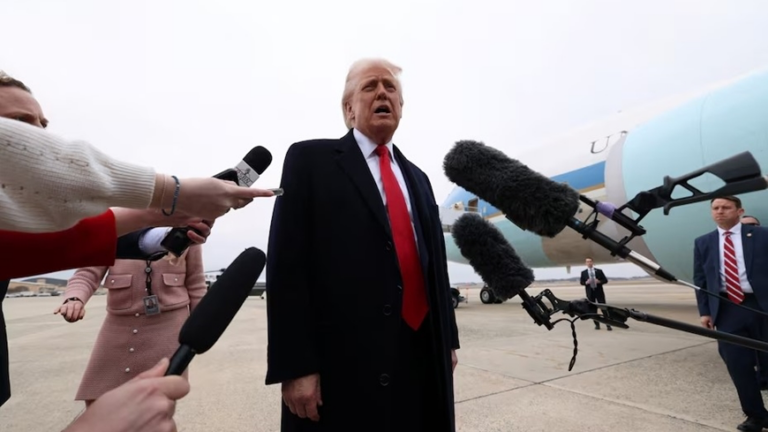 Trump quay xe đàm phán Iran