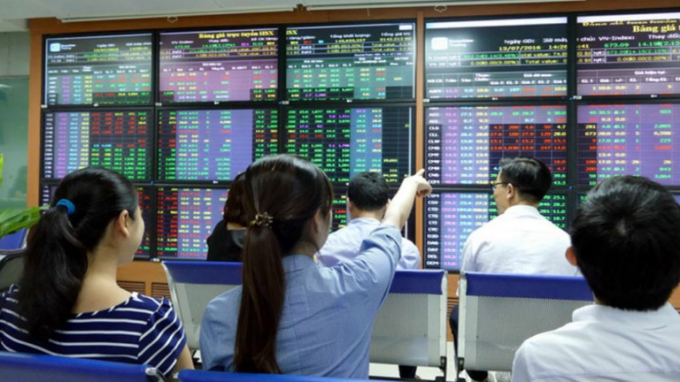 Khối ngoại tập trung xả