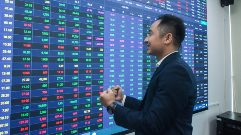 Thị trường phân hóa mạnh
