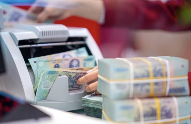 Lãi suất tiết kiệm tháng 5 đồng loạt hạ nhiệt